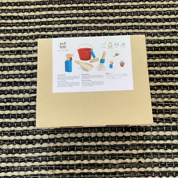 🌿Plan Toys Wooden Bucket Pan Mop Spray Imaginative Play Set - Picture 2 of 4